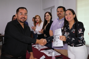 Foto de la Nota de Prensa Gobierno del Estado de Colima entrega 12 plazas a cargos directivos en Educación Básica