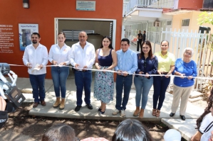 Foto de la Nota de Prensa Gobernadora Indira Vizcaíno entrega puente 'Victoria' en Comala y planta purificadora para secundaria e Isenco en Colima